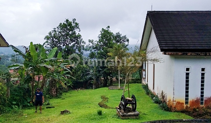 Dijual Villa Puncak. Villa Nyaman Lingkungan Tenang Strategis