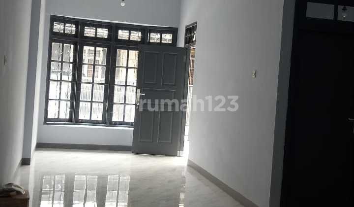 House in Taman Asri Cipadu Complex, Tangerang 2