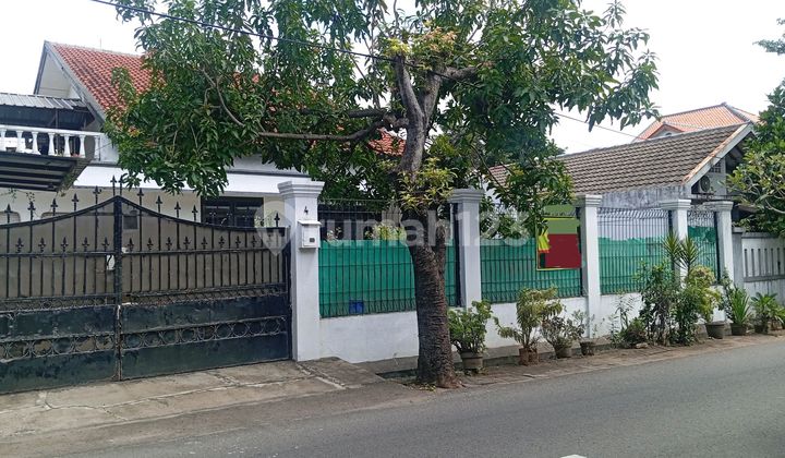 Rumah Besar Di Petukangan Jakarta Selatan
