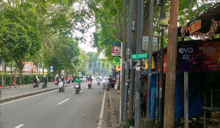 Flood-Free Square Land in Front of Transmart Cilandak, Suitable for Investment or Residential Use Flood-Free Square Land in Front of Transmart Cilandak, Suitable for Investment or Residential Use