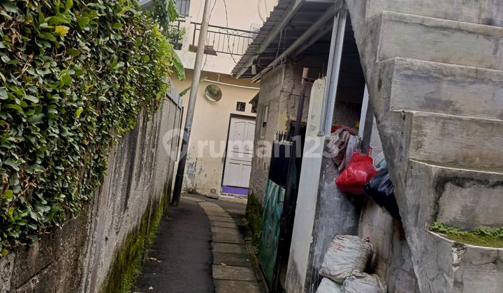 Flood-Free Square Land in Front of Transmart Cilandak, Suitable for Investment or Residential Use Flood-Free Square Land in Front of Transmart Cilandak, Suitable for Investment or Residential Use