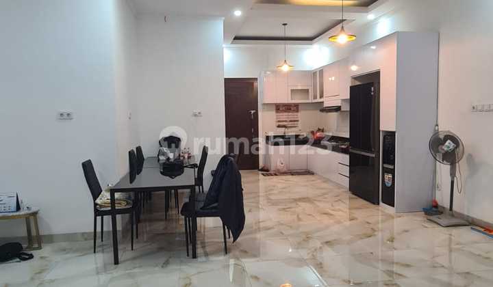 Brand New Rumah Cantik Good Furnished At Jagakarsa 2