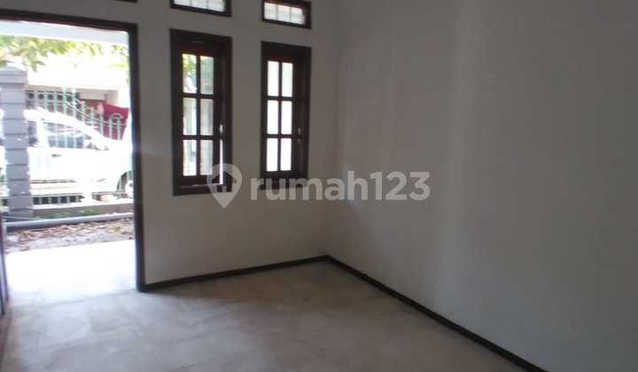 Rumah Siap Huni 2 Lantai Menanggal Surabaya Selatan 2