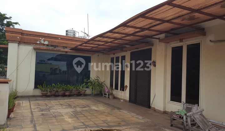 House with Commercial Space, Land Area 576M2 and Building Area 517M2 2