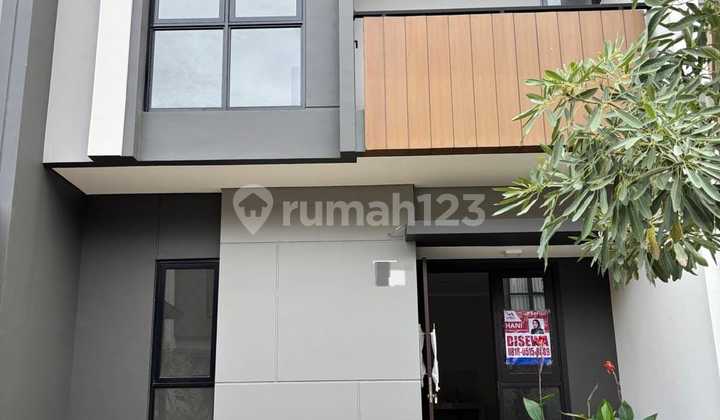 Disewakan Rumah Di Cluster Regia Sumarecon Crown Gading Bekasi 036