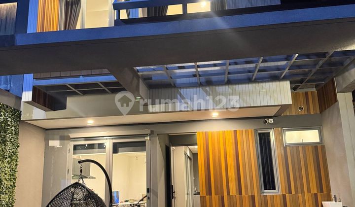 Dijual Rumah Siap Huni Dengan 2 Lantai Dicluster Asera, 036