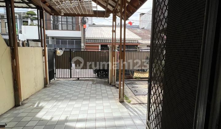 Rumah Tua Hitung Tanah Row Jalan Lebar Bebas Banjir SHM