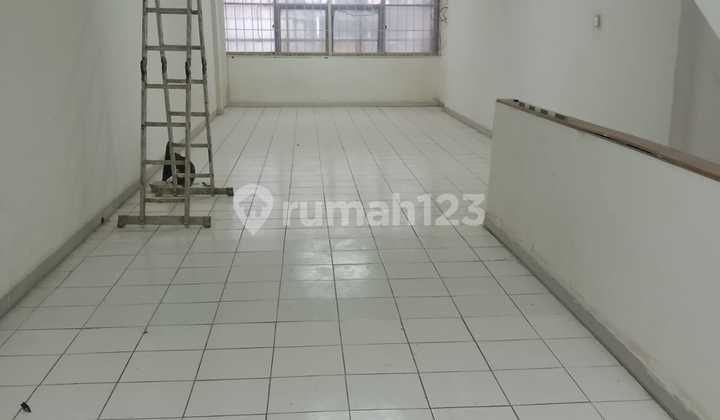 For Rent: 4-Story Shop House in Strategic Duta Merlin Area, Close to Busway 2