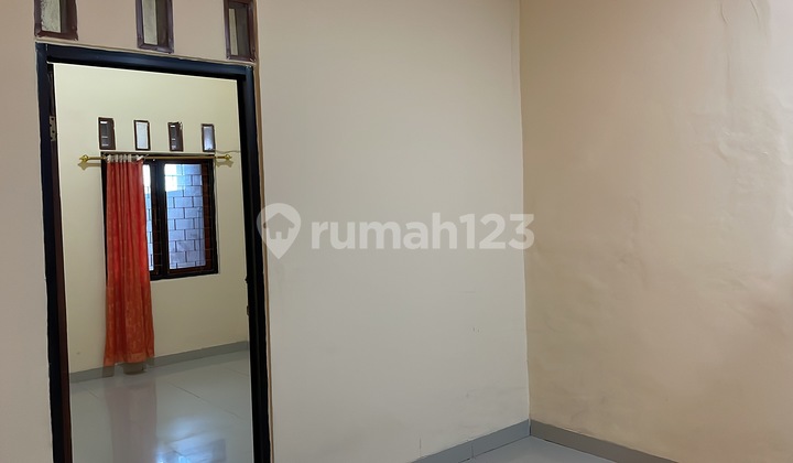 Rumah 3 Kamar Siap Huni Lebih Tinggi Dari Jalan Lokasi Strategis 2