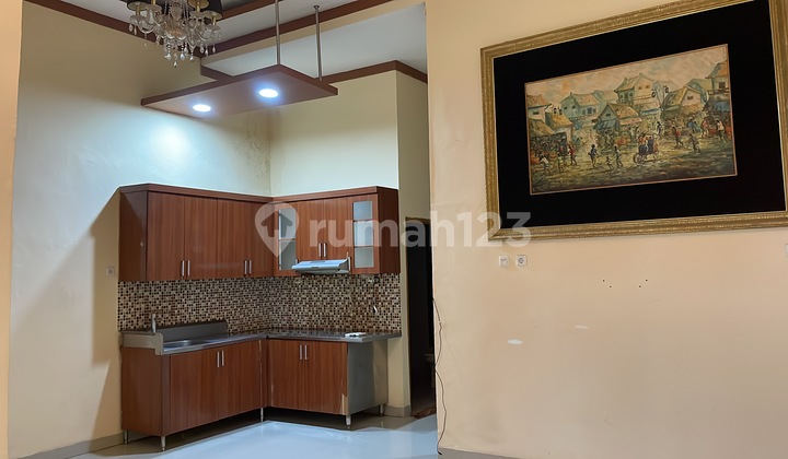 Rumah 3 Kamar Siap Huni Lebih Tinggi Dari Jalan Lokasi Strategis