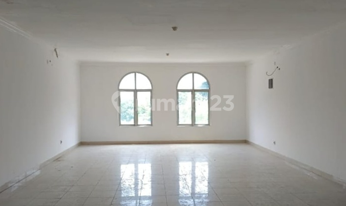 For Sale: 3-Story Shop House, Ready to Occupy and Well-Maintained in Sunter Area 2