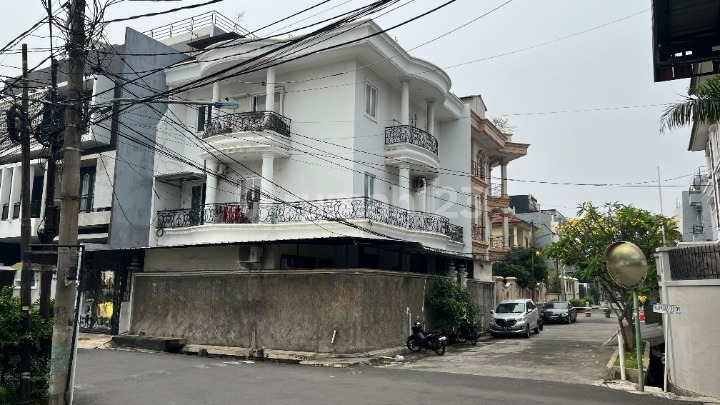 Turun Harga Nego Sampai Jadi Rumah Huk Besar Lokasi Favorite