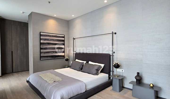 For Sale: Luxurious Verde Two Apartment with Furnished Meeting Room 2