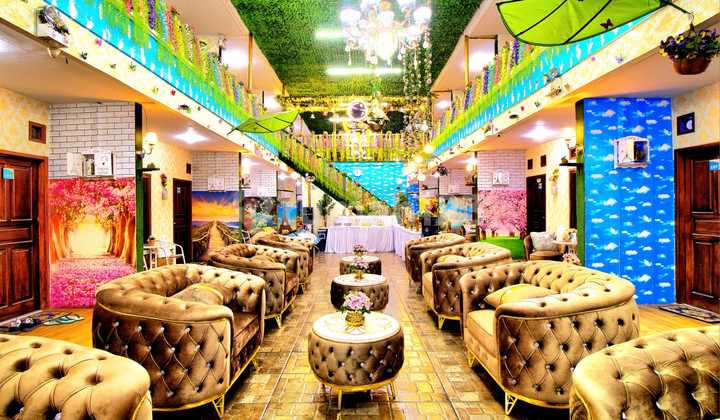 Commercial 3-Star Hotel Rental in Buah Batu Tourism Area, Bandung 1