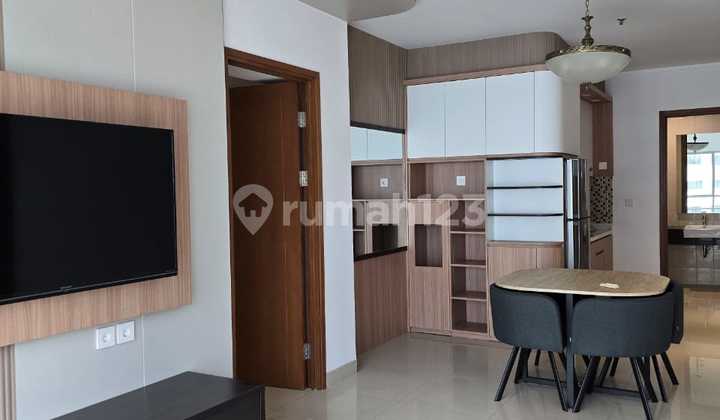 For Sale Luxurious Sahid Sudirman Residence Apartment, Central Jakarta 2