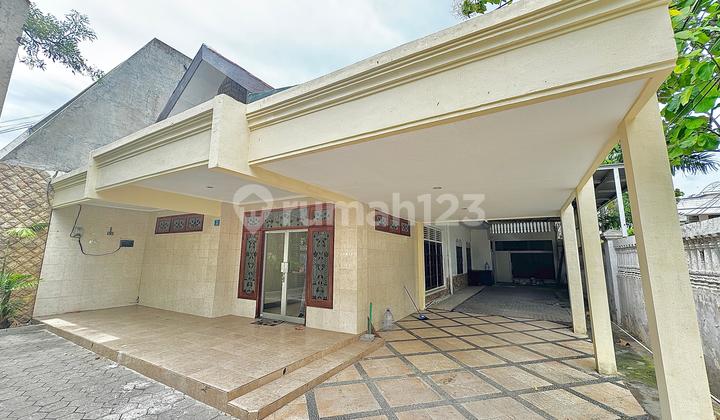 For Rent 2-Story House in the Center of Surabaya City