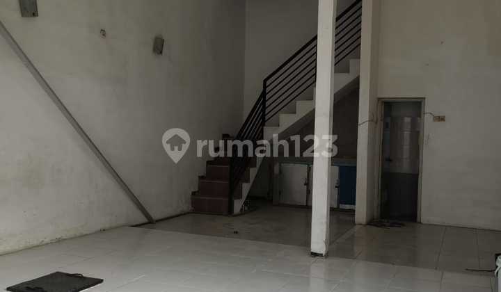 For Rent 2-Story Shop House Ready to Use in East Surabaya