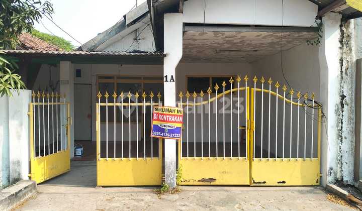 Disewakan Rumah di Dukuh Kupang Surabaya Disewakan Rumah di Dukuh Kupang Surabaya