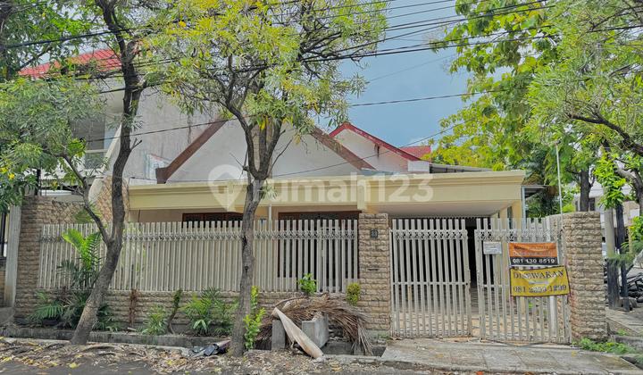 For Rent 2-Story House in the Center of Surabaya City