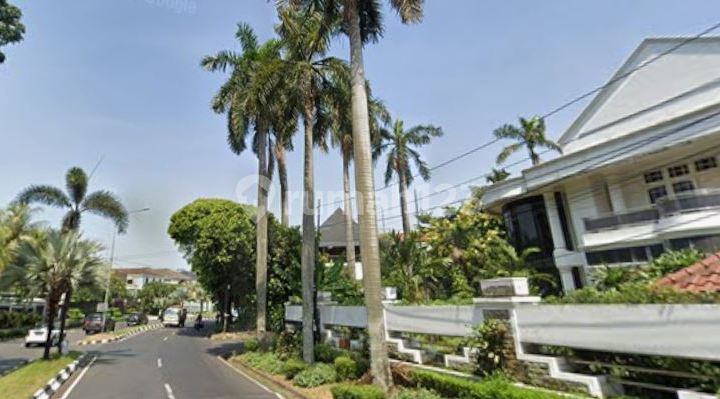 Luxury Hook House 1154m2 Freehold Title in Gedung Hijau, Pondok Pinang, South Jakarta 2