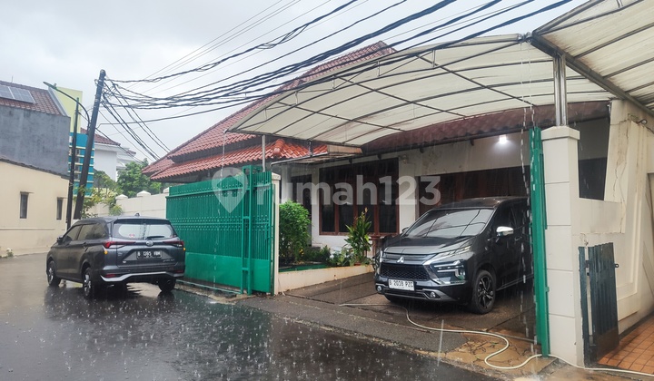 Dijual rumah SHM Luas, Nyaman 618m2, Gandaria Selatan, Cilandak