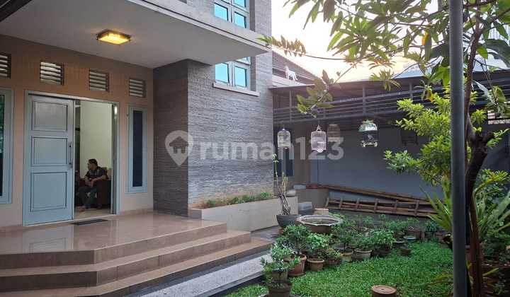 Dijual Rumah SHM Nyaman 530m2 area Pancoran Jakarta Selatan Dijual Rumah SHM Nyaman 530m2 area Pancoran Jakarta Selatan