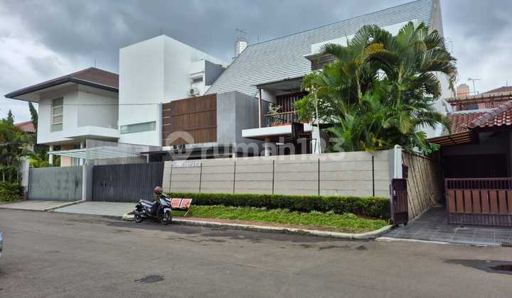 Rumah SHM Cocok Untuk Investasi LT 391m2 Dekat Gandaria City Mall