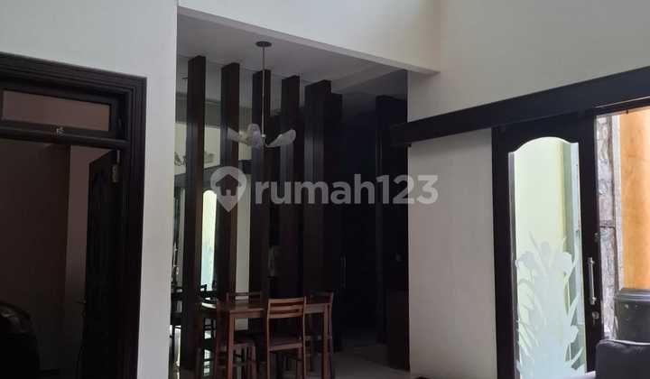 For Sale: 6-Bedroom House, Land Area 3.2 Are, in Badak Agung Renon 2