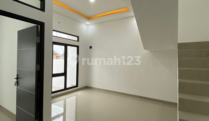 Rumah SHM Pinggir Jalan Strategis di Pamulang