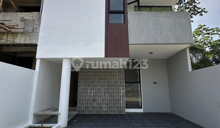 Rumah di Jagakarsa dengan Lokasi Strategis Pinggir Jalan Rumah di Jagakarsa dengan Lokasi Strategis Pinggir Jalan