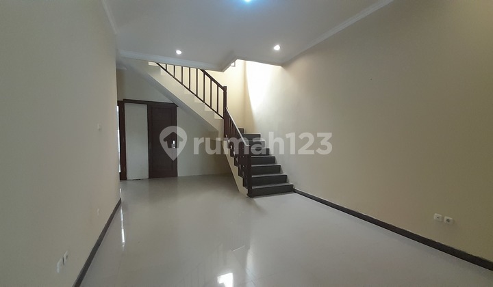 Rumah 2lantai Dekat The Park ******** Baru Rumah 2lantai Dekat The Park ******** Baru