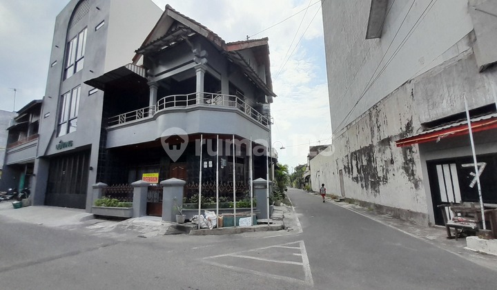2-Storey House for Rent Solo ******** Square
