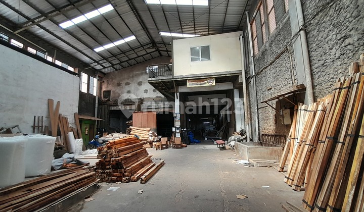 Warehouse Access for Containers in Kartosuro Surakarta