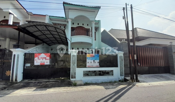 House for Rent. 2 Floors. Solo in Sumber Banjarsari Surakarta