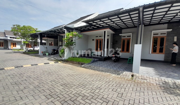 Rumah Full Furnished Dijual Solo Baru