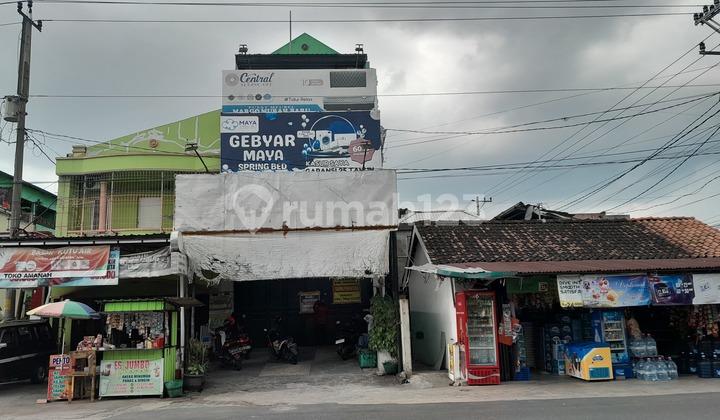 3-Storey Commercial Space in Colomadu Business Area, Surakarta 3-Storey Commercial Space in Colomadu Business Area, Surakarta