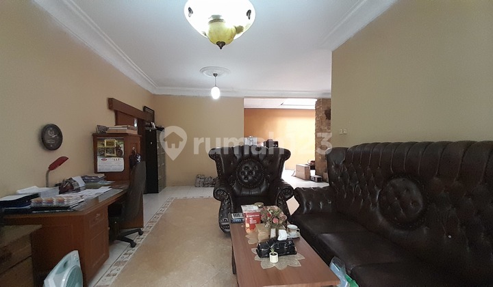 Central City House Near Mall in Laweyan, Solo 2