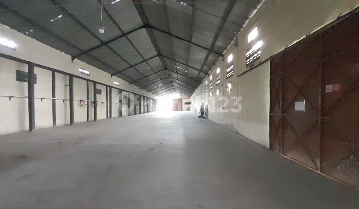 Container-Access Ready Warehouse Gatak Kartosuro Container-Access Ready Warehouse Gatak Kartosuro