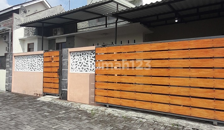 East-Facing Cluster House Near Ums Campus East-Facing Cluster House Near Ums Campus