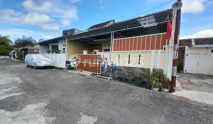 Ready-to-Live House in the Gumpang Kartosuro Residential Area 2