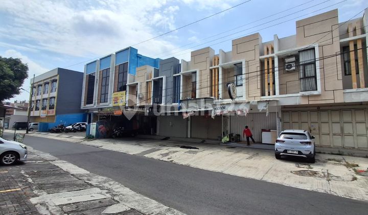 Shop House for Sale in Solo Near Klewer Market 2