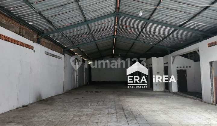 Commercial Space for Rent in Solo Near Sriwedari Stadium