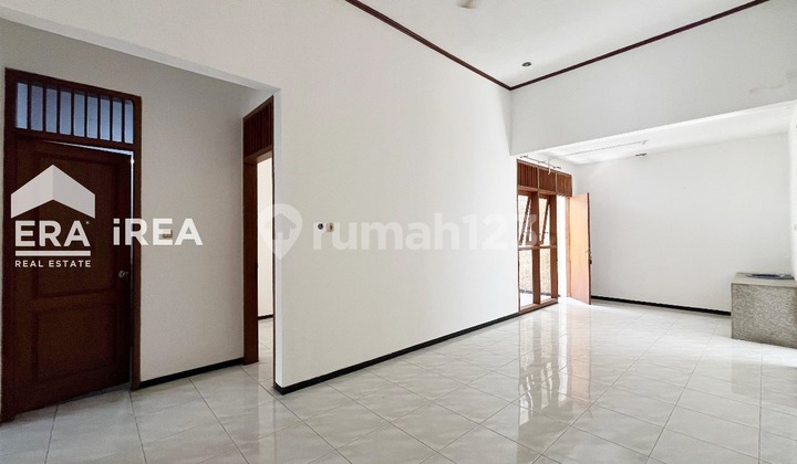 Rumah Solo Dijual Dekat Luwes Gentan Rumah Solo Dijual Dekat Luwes Gentan