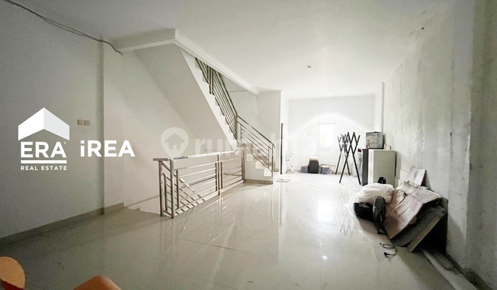 For Sale 4-Storey Shop House Near Balapan Station Solo 2