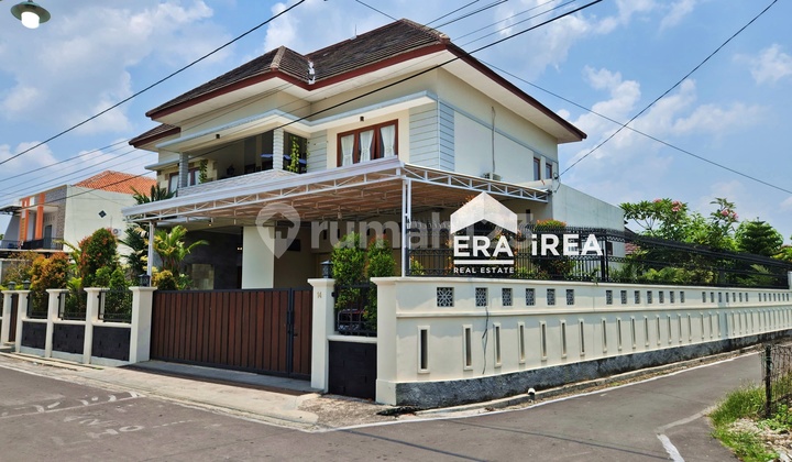 Rumah Mewah Hook Dekat RS Dr Oen di Solo Baru 2