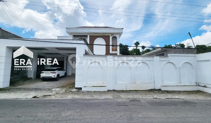 Rumah Baru 2 Lantai Solo Dekat Kampung Karet