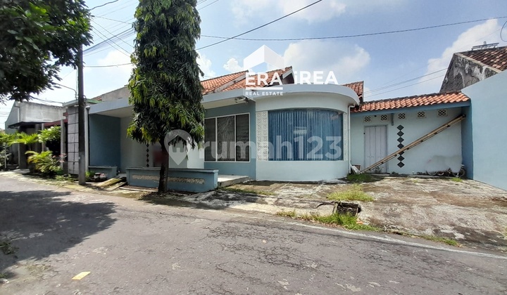 Rumah Murah Dijual di Solo Dekat De Tjolomadoe