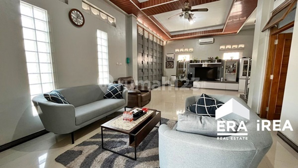 Rumah Mewah 2 Lantai di Solo Banjarsari Dekat Graha Saba Buana 2