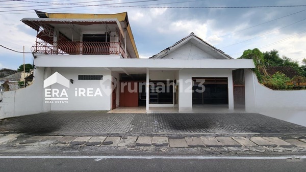 Rumah dan Ruang Usaha di Solo Kota Dekat Stasiun Purwosari
