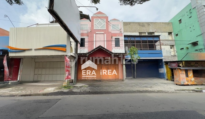 3-Storey Shop House for Sale in Solo Near Luwes Nusukan 3-Storey Shop House for Sale in Solo Near Luwes Nusukan